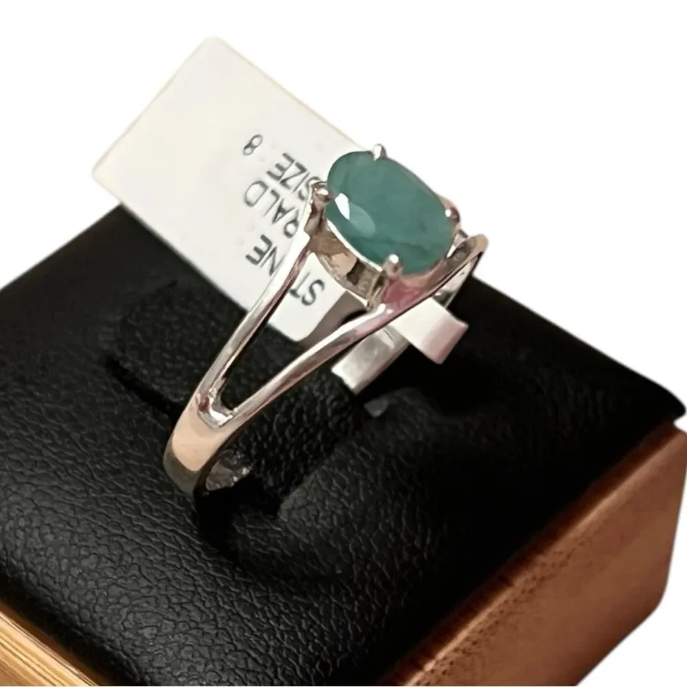 Stunning Artisan Sterling Silver Genuine Emerald Ring Size 6